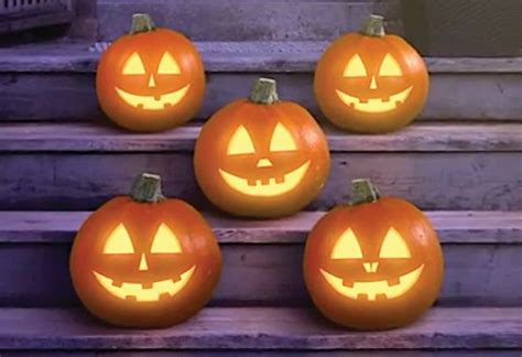 Five Little Pumpkins .